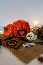 Load image into Gallery viewer, Ceramic Pumpkin Wax Melt Burner Gift Set with FREE Wax Melts