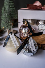 Load image into Gallery viewer, Mini Bauble Candle Set in White, Silver &amp; Blush