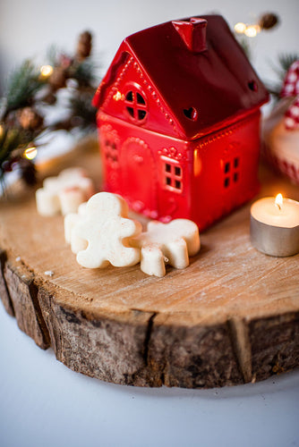 Small Christmas House Melt Burner  - SALE ITEM
